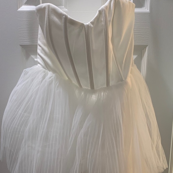 Lulus Large NWT Enchantment Elegant White Strapless Dress w Tulle Tiered Skirt - Picture 7 of 9